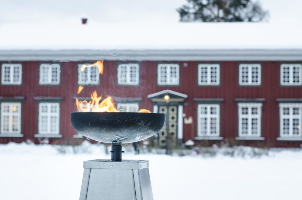 Olympisk ild foran Elverum folkehøgskule