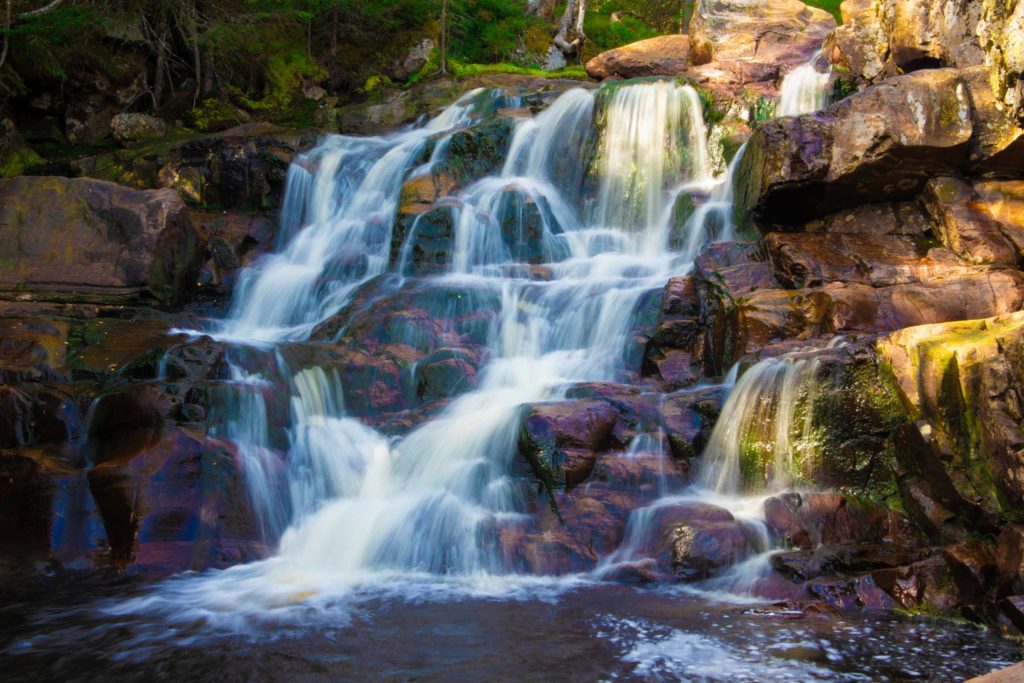 Fossefall fotografert med lang lukkertid